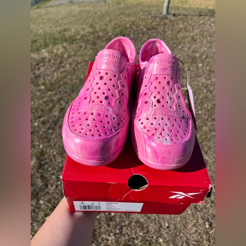 NWT Reebok Classic Mold Kids Little Girl Slip On Shoes Size 2 in Pink - Picture 3 of 11